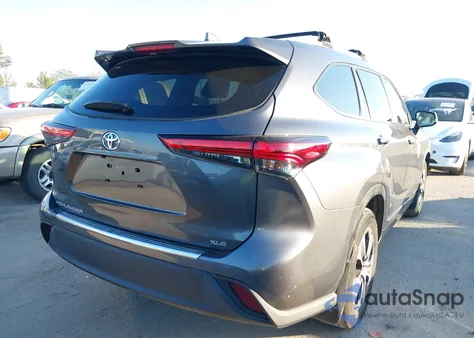 2023 Toyota Highlander Xle z USA, uszkodzony, nr VIN 5TDKDRAH1PS030721